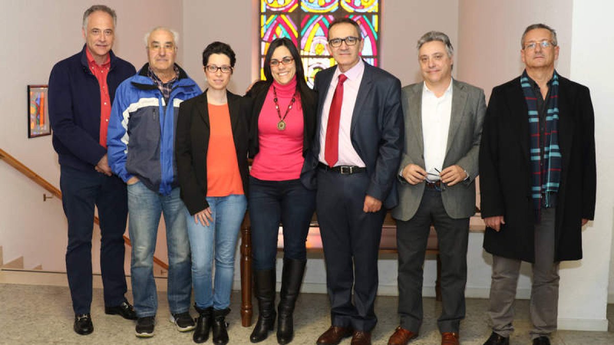 En el centro del grupo, con equipo y directores, Francisco Vicente Martínez García, autor de la tesis. A.B
