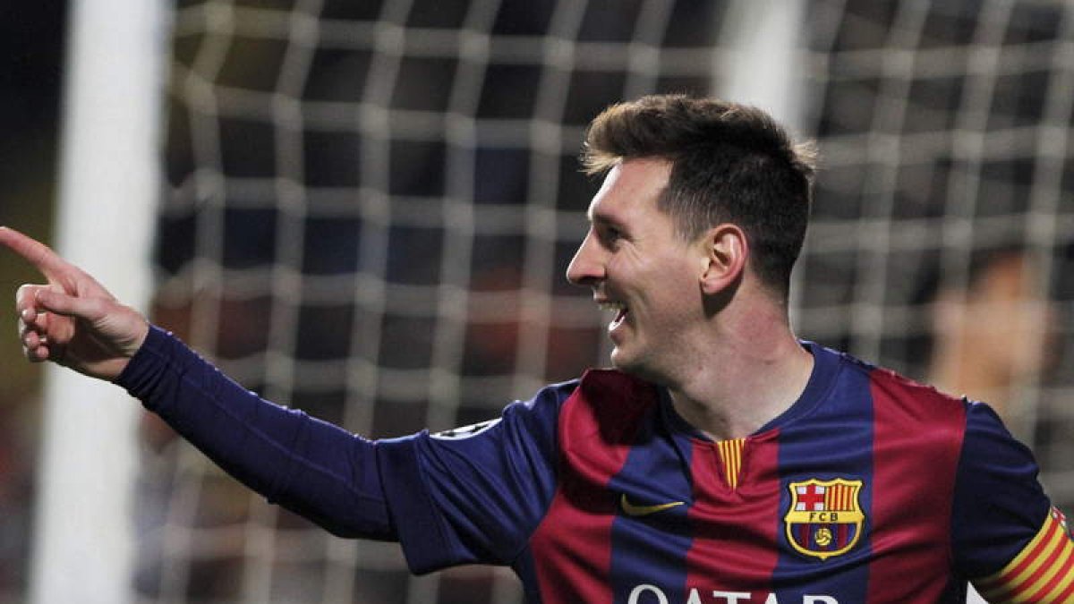 El gran protagonista de la noche, Leo Messi, celebra uno de los tres tantos que marcó.