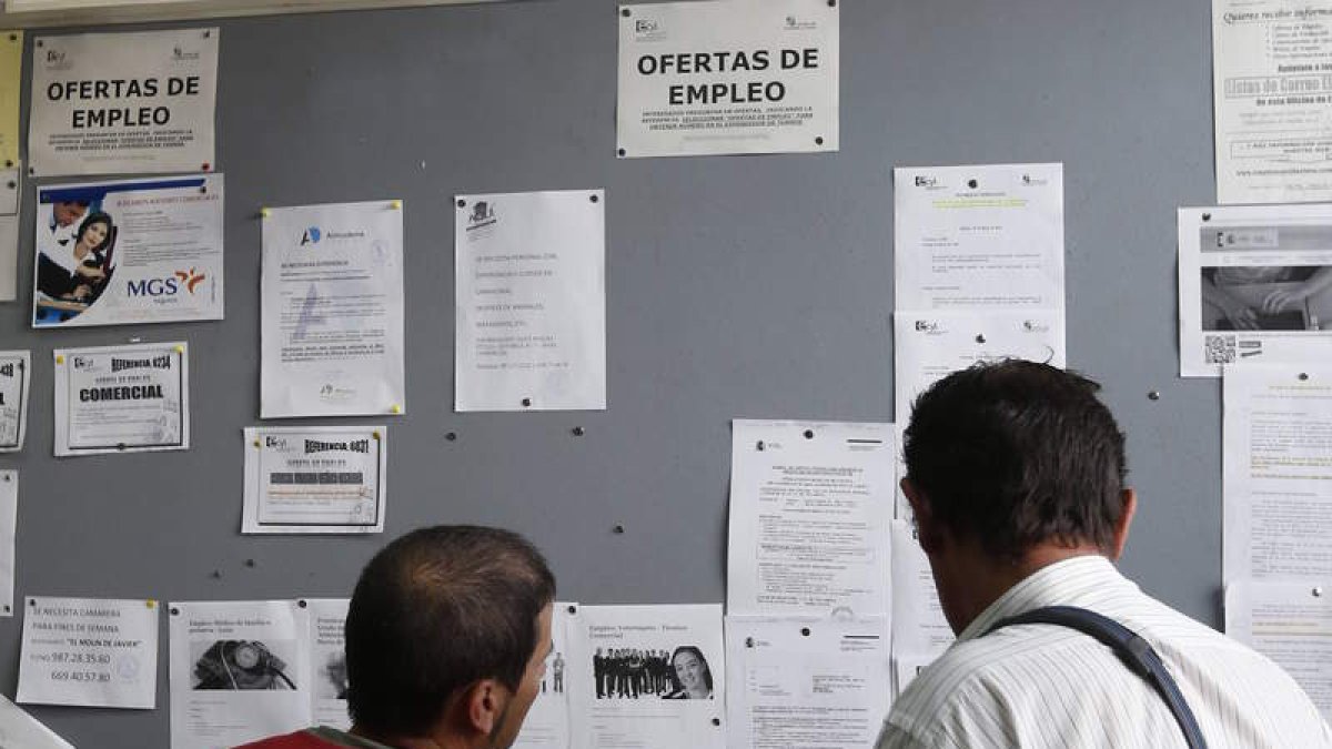 Más de la mitad de los parados de la provincia superan los 45 años. JESÚS F. SALVADORES