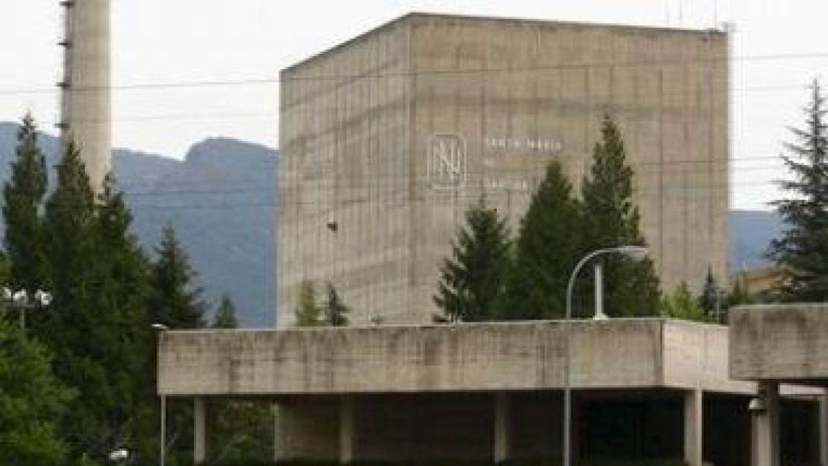 Imagen de la fachada de la central de Santa María de Garoña, en Burgos.