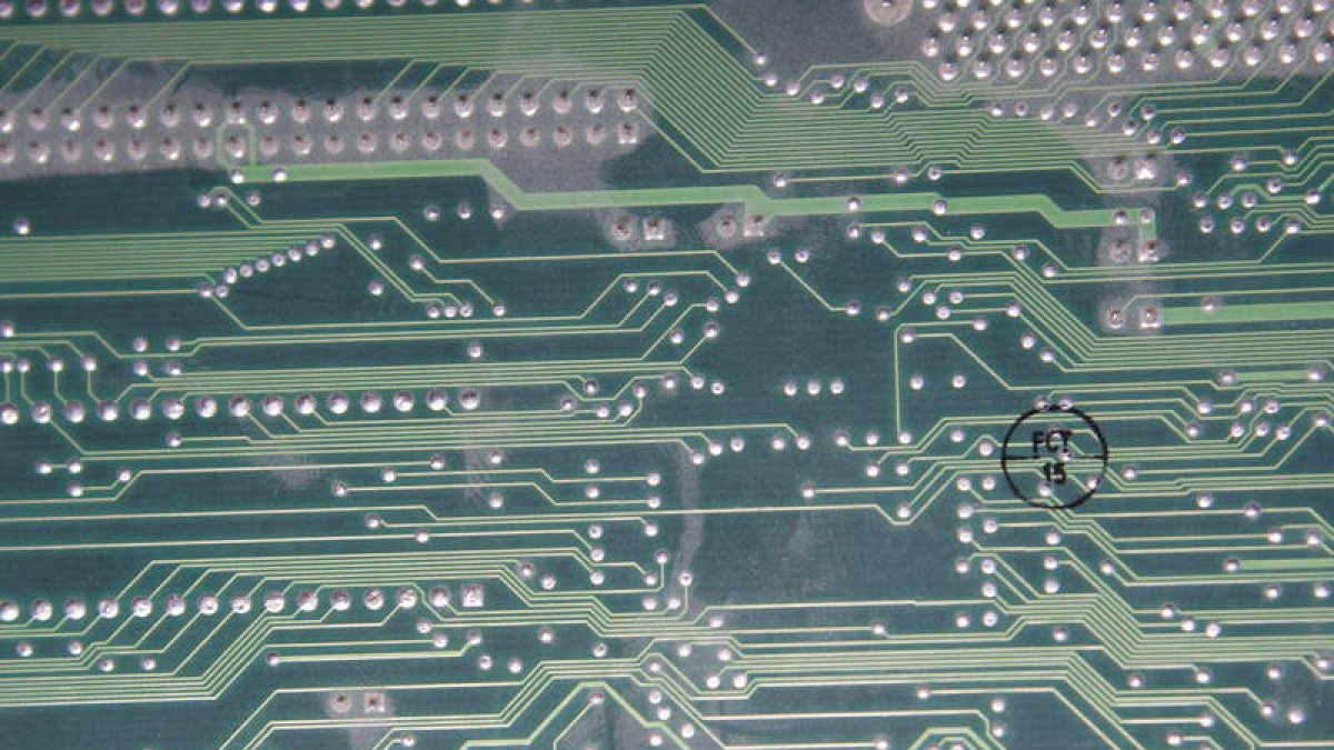 Las empresas de telecomunicaciones y outsourcing informático controlan el mercado.