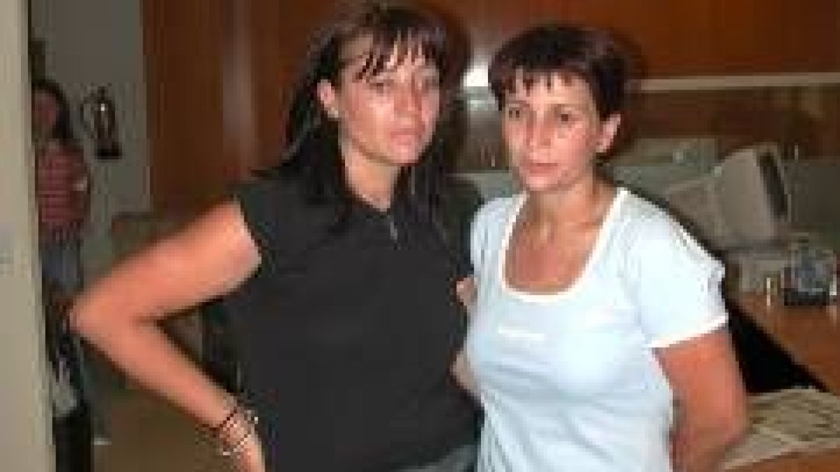 Rosa y Geni Brañas, hermanas del fallecido Fidel, reclaman justicia