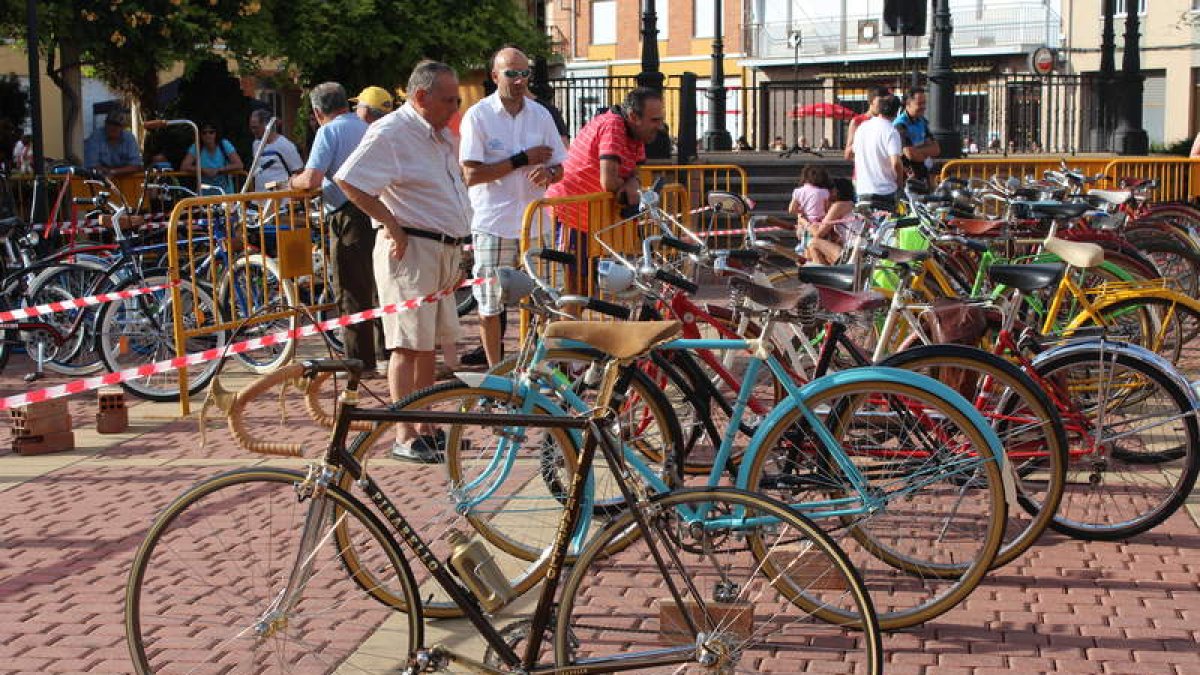 Las bicicletas clásicas volverán a ser protagonistas este sábado. DL