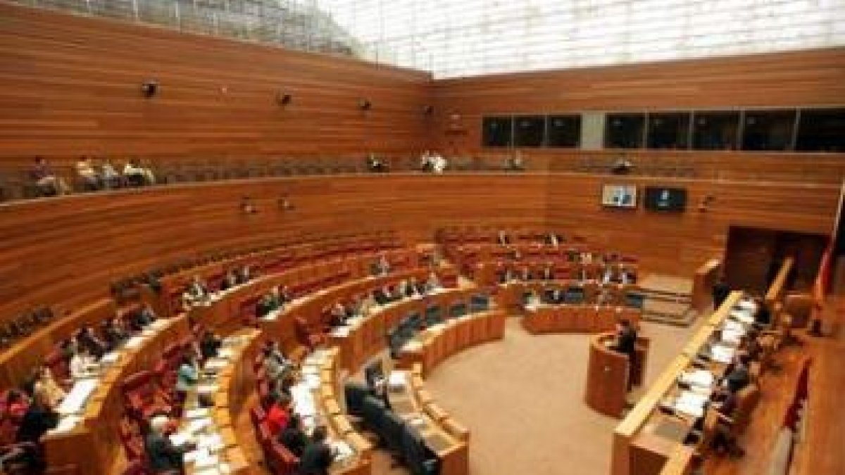 La actividad parlamentaria no ha cesado durante el verano.