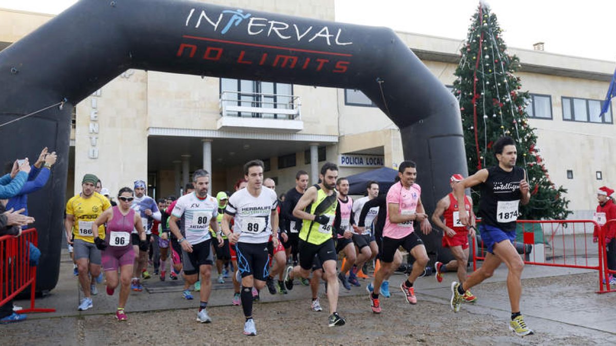La San Silvestre de San Andrés se estrenó por todo lo alto. FERNANDO OTERO PERANDONES