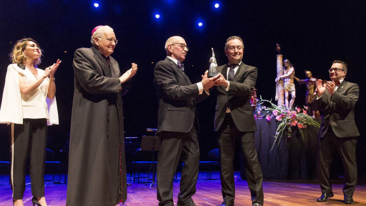 Entrega del papón de plata. FERNANDO OTERO