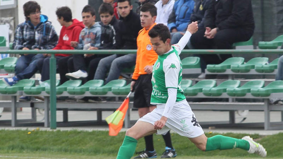 Ivi Vales fue el autor del segundo gol del Astorga en una jugada que nacía de las botas de Diego.