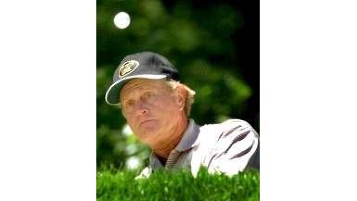 Nicklaus matiza que se retira del profesionalismo, que no dejará el golf