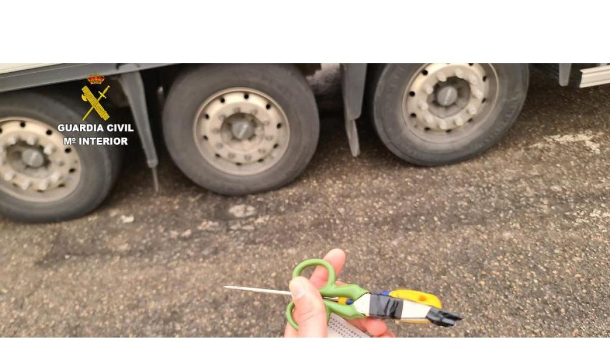 Herramienta para impedir la circulación de vehículos. DL