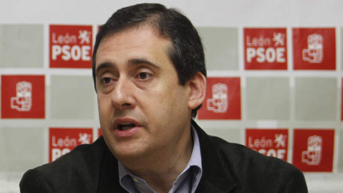 Fernández Cardo, en una reciente reunión del PSOE.