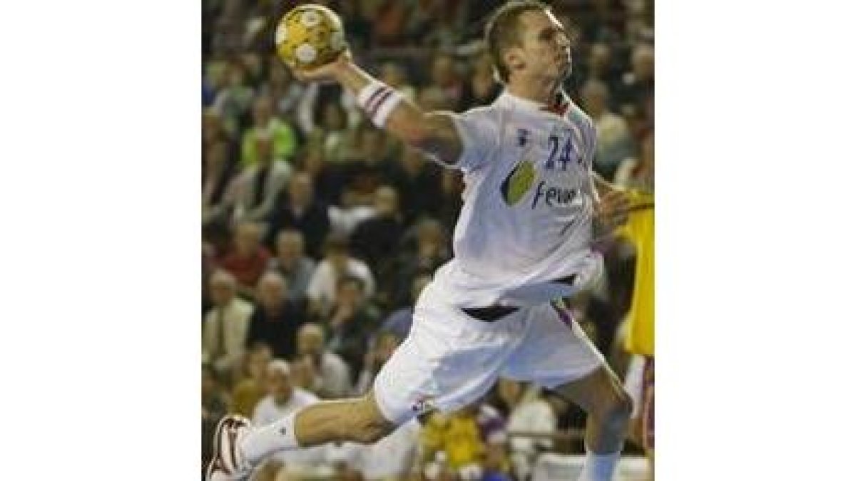 Por su salto y condiciones físicas, Stranovsky es uno de los mejores extremos de la liga española