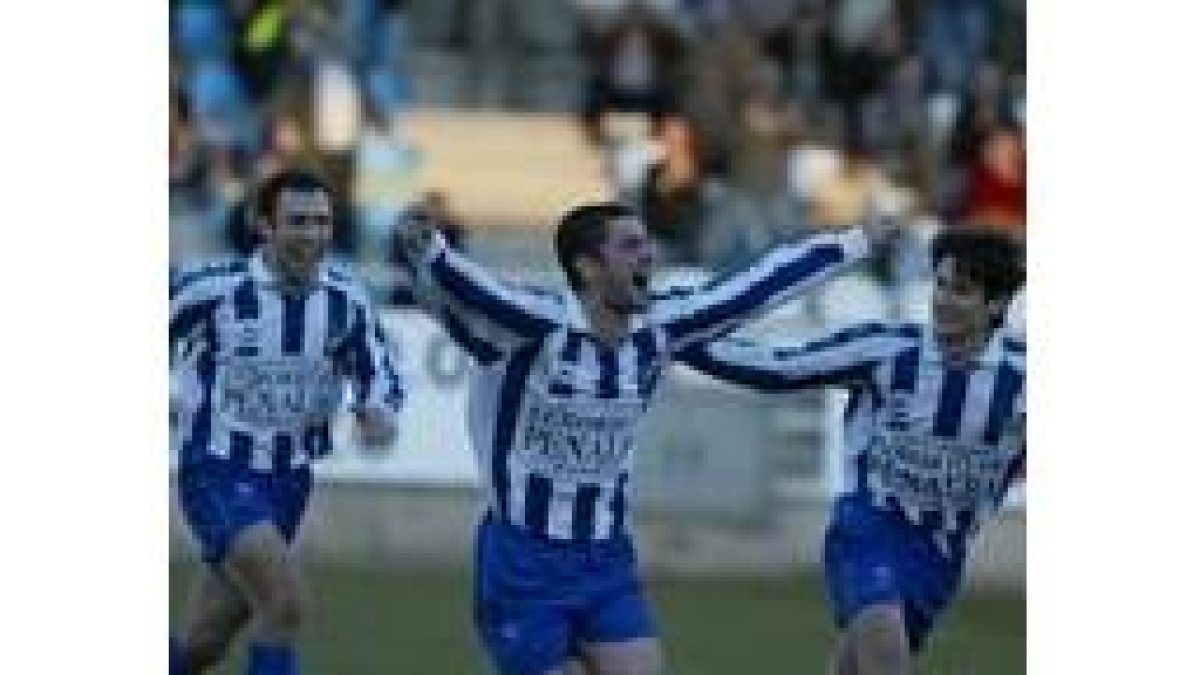 Aiert podría volver a vestir la camiseta de la Ponferradina este año