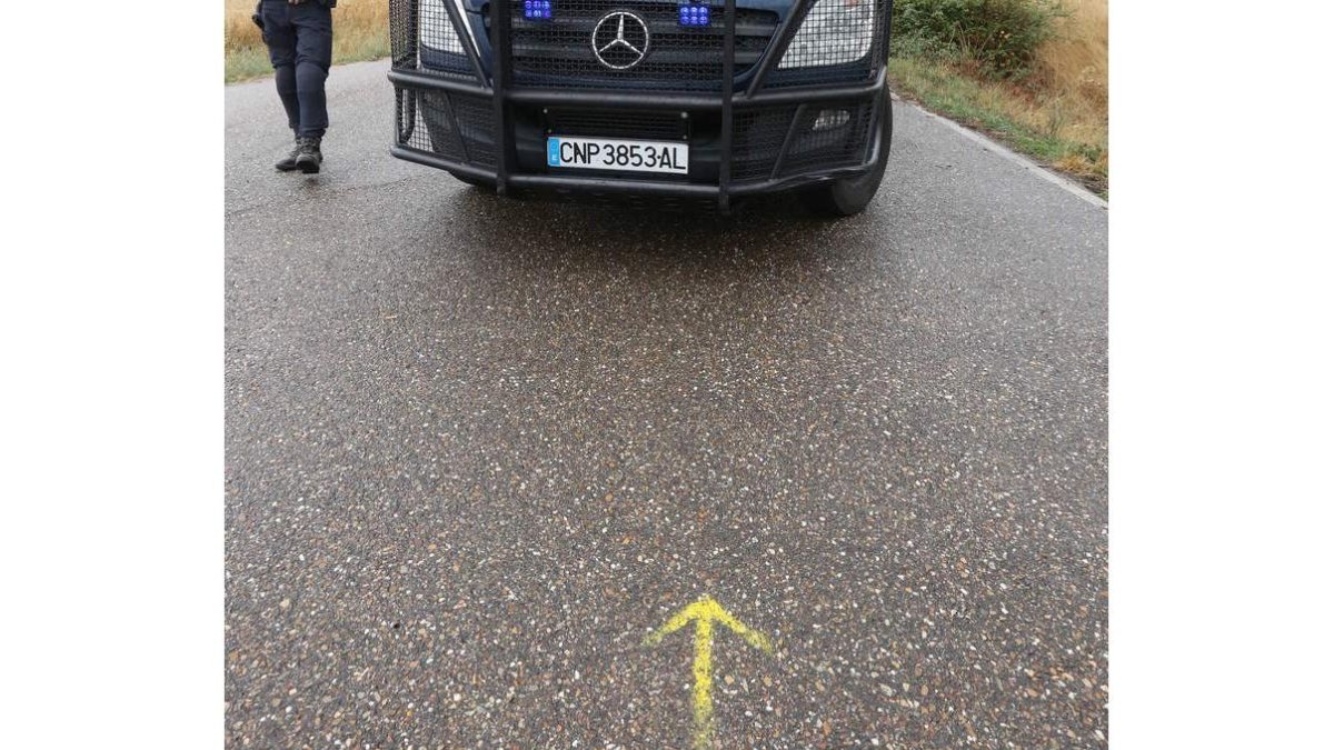 Un furgón para detenidos trasladó ayer por la tarde al imputado a la prisión de Mansilla.
