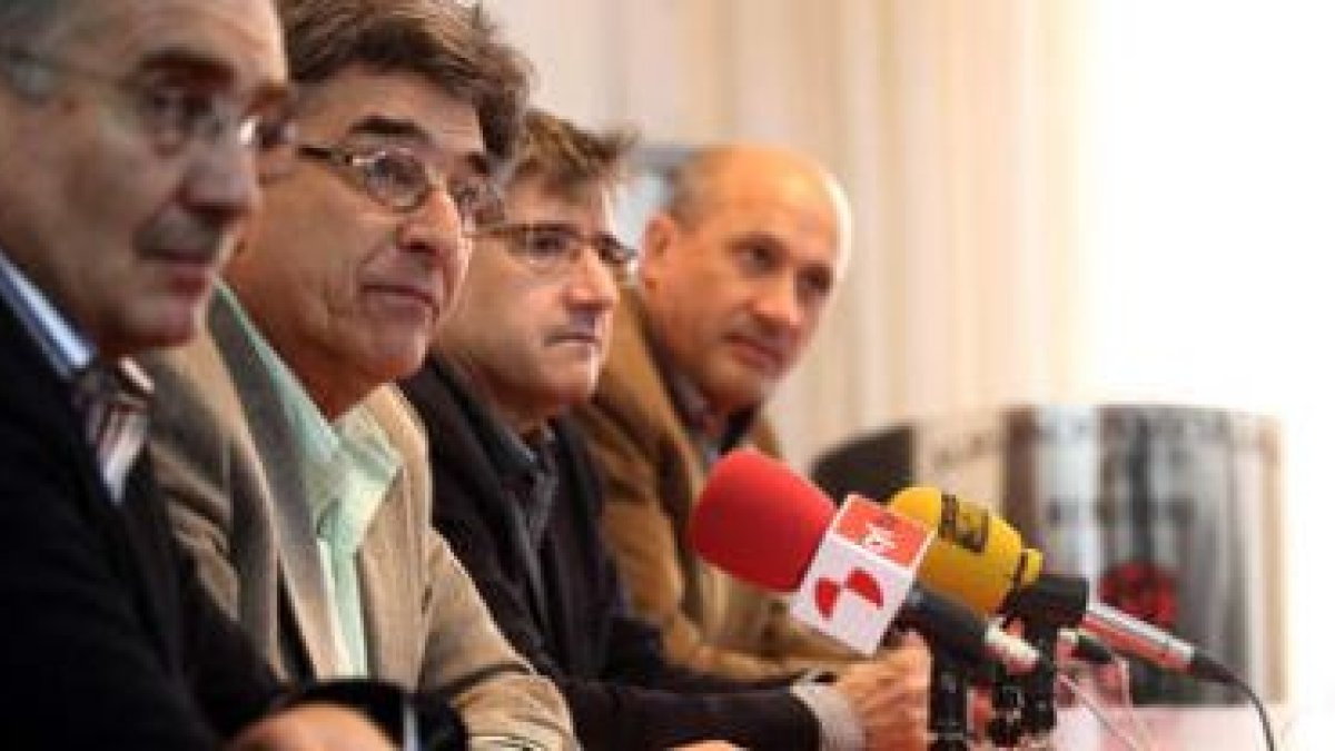 Santiago Rodríguez, Jesús Esteban, Francisco Fernández y Manuel Ángel Rey, ayer en Bembibre.