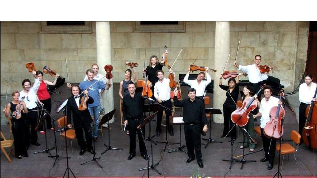 Desde 2001, la Orquesta de Cámara Ibérica es la orquesta residente del Festival de Música Española de León.