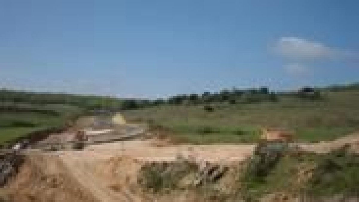 En la imagen, las obras que han comenzado con el movimiento de tierras