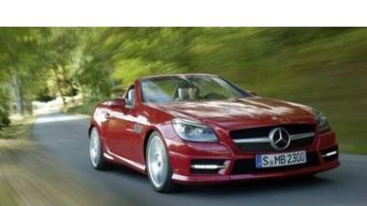 Clasicismo y modernidad en la renovada estética del nuevo SLK.
