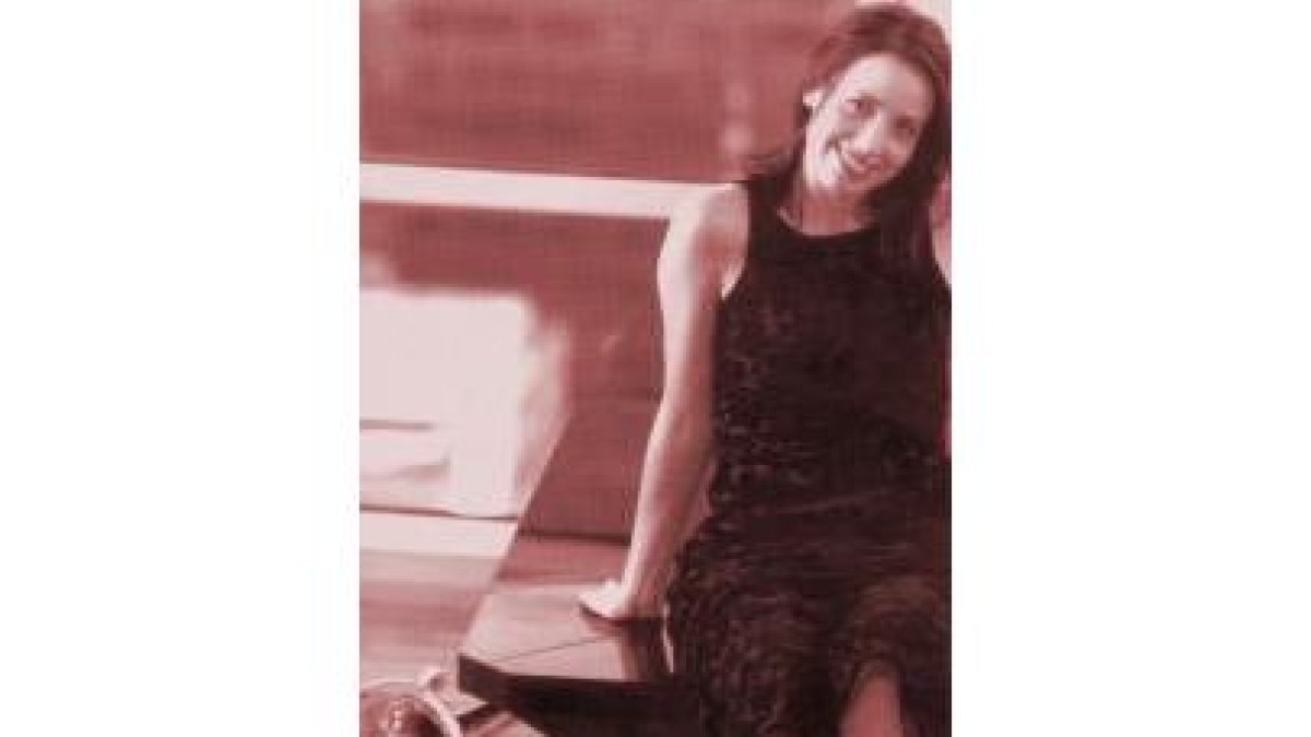 La trombonista Sarah Morrow actúa hoy a las ocho en Caja España