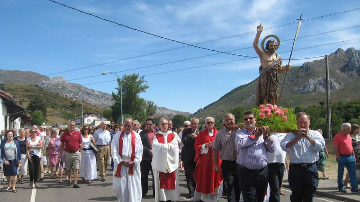 El santo y patrón de Villamanín procesionará por las calles de la localidad mañana.