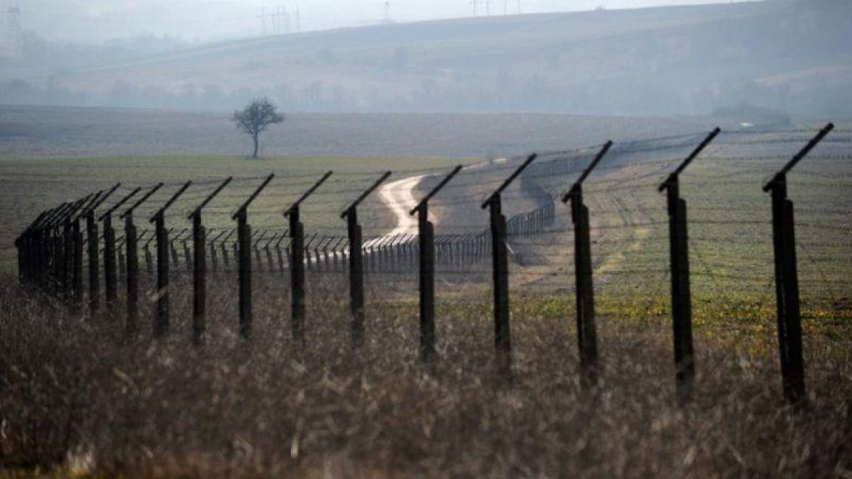 Alambrada entre la frontera de Bulgaria y Turquía.