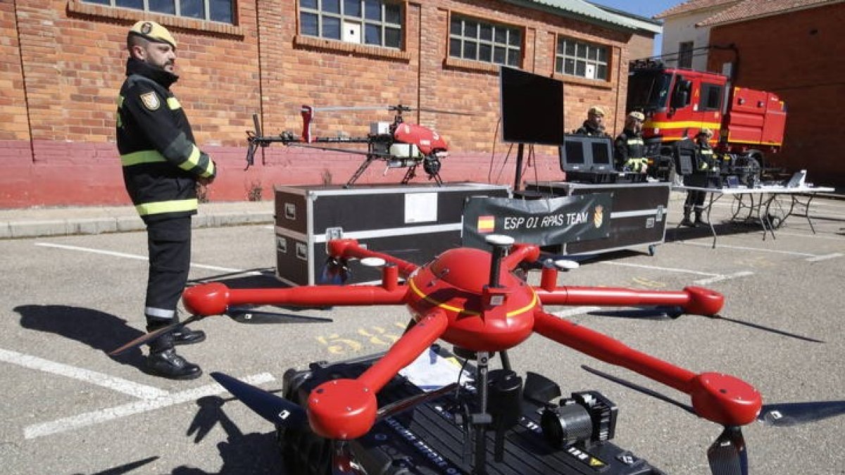 Los drones de la UME. RAMIRO