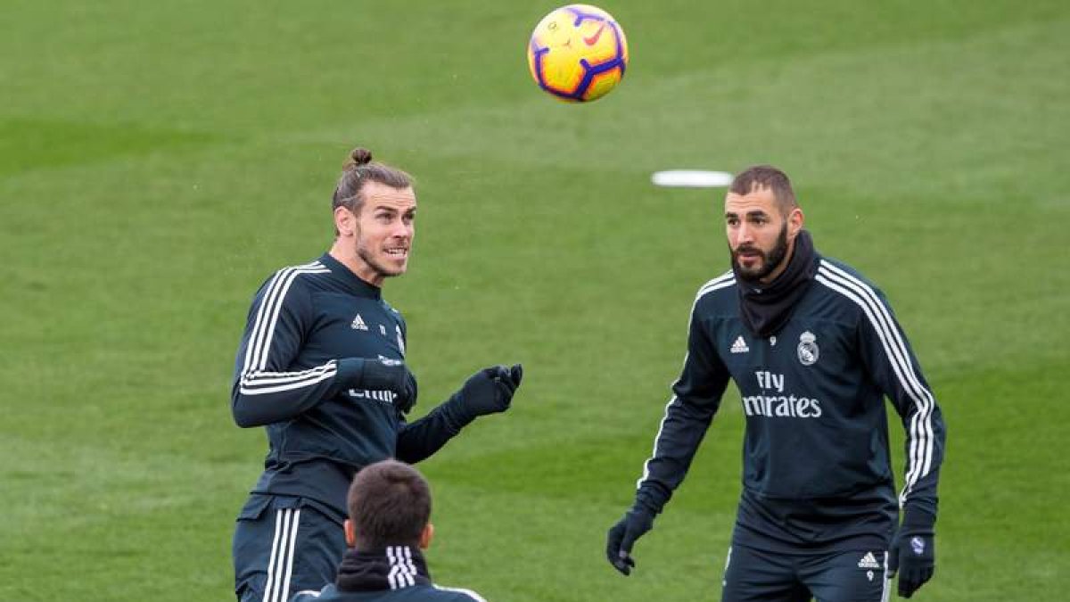 Gareth Bale ya entrena con sus compañeros y está más cerca de reaparecer tras la lesión. RODRIGO JIMÉNEZ