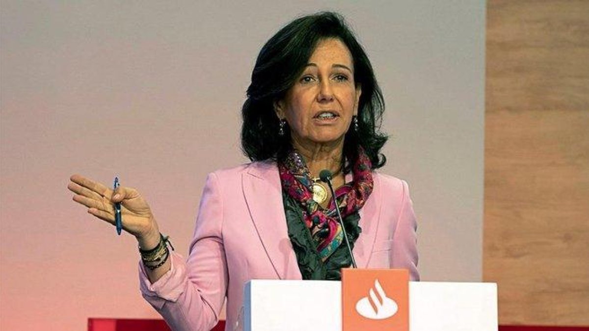 La presidenta del Banco Santander Ana Patricia Botin durante su intervencion en el Investor Day en Londres el 3 de abril.