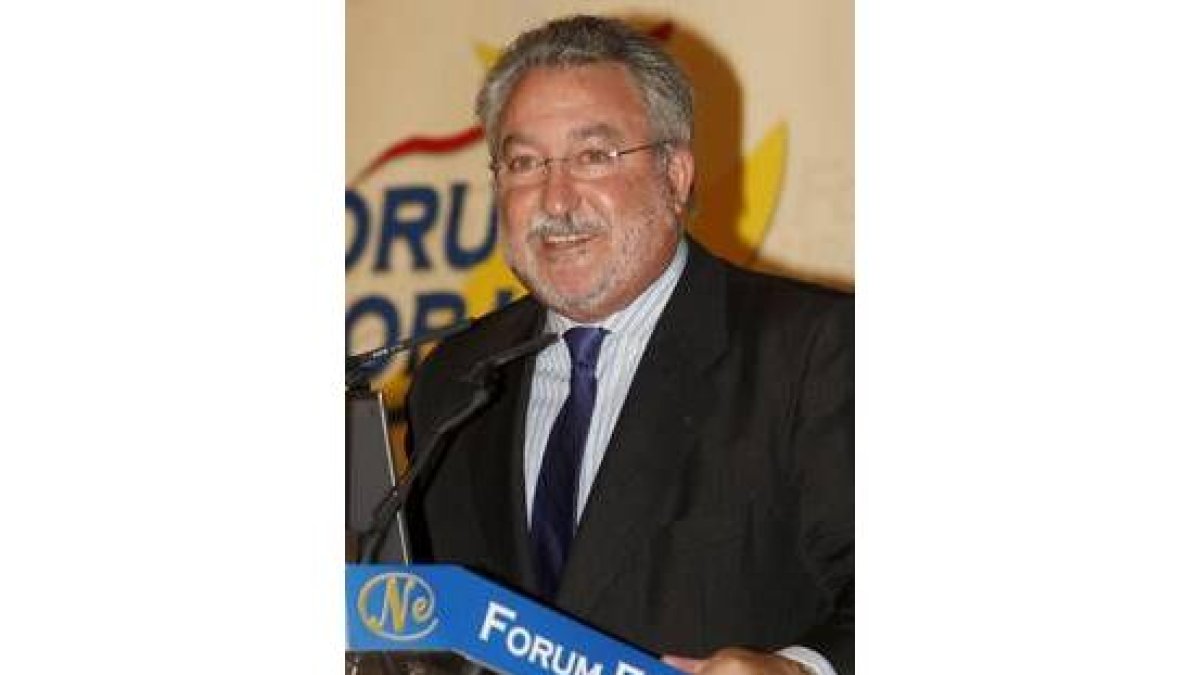 El ministro Soria intervino en los desayunos Forum Europa