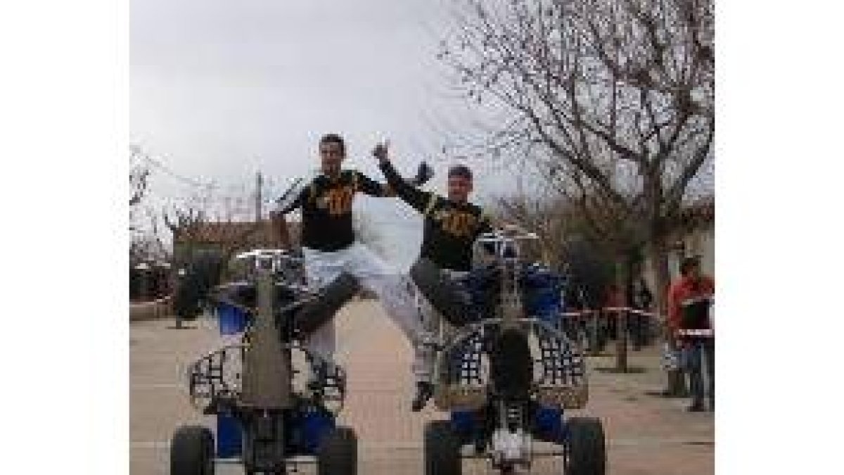 Un momento de la exhibición de quads en las calles de Murias
