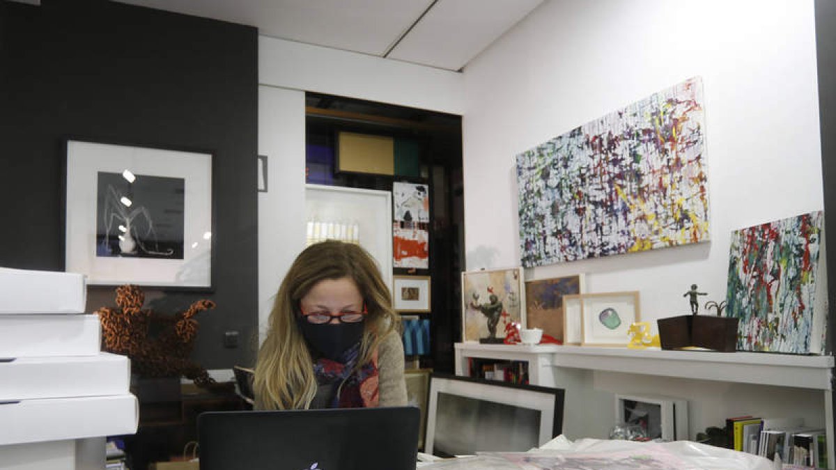 Ármaga Galería de Arte fue creada en 1998. J. F. SALVADORES