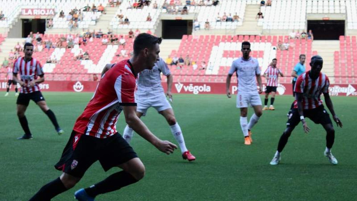 Los riojanos tuvieron mucha más pegada que el equipo leonés. TWITTER UD LOGROÑÉS