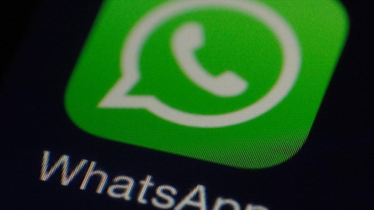 Icono de la aplicación  WhatsApp en un teléfono móvil. /