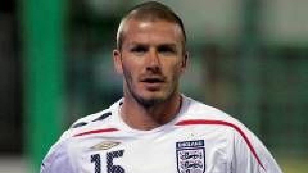 Beckham durante un partido con la selección inglesa