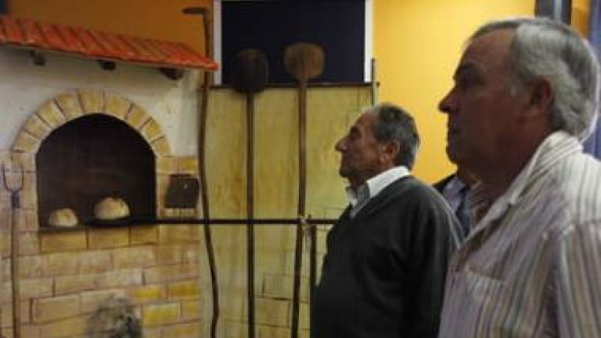 La sala de exposiciones del centro cívico Felicísimo del Campillo de Hospital de Órbigo albergó la m
