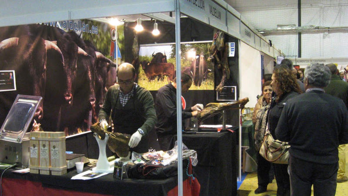 La cecina de lidia se reveló en la feria facundina como un producto con futuro.
