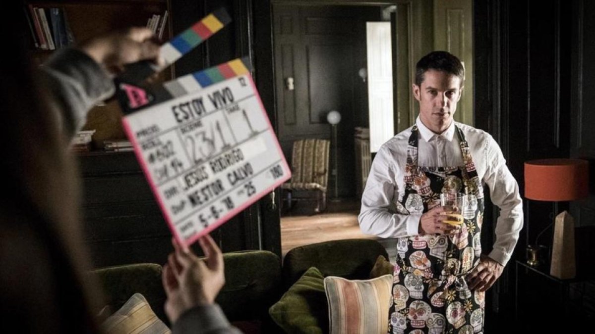 El actor Alejo Sauras, en el rodaje de la segunda temporada de Estoy vivo (TVE-1).