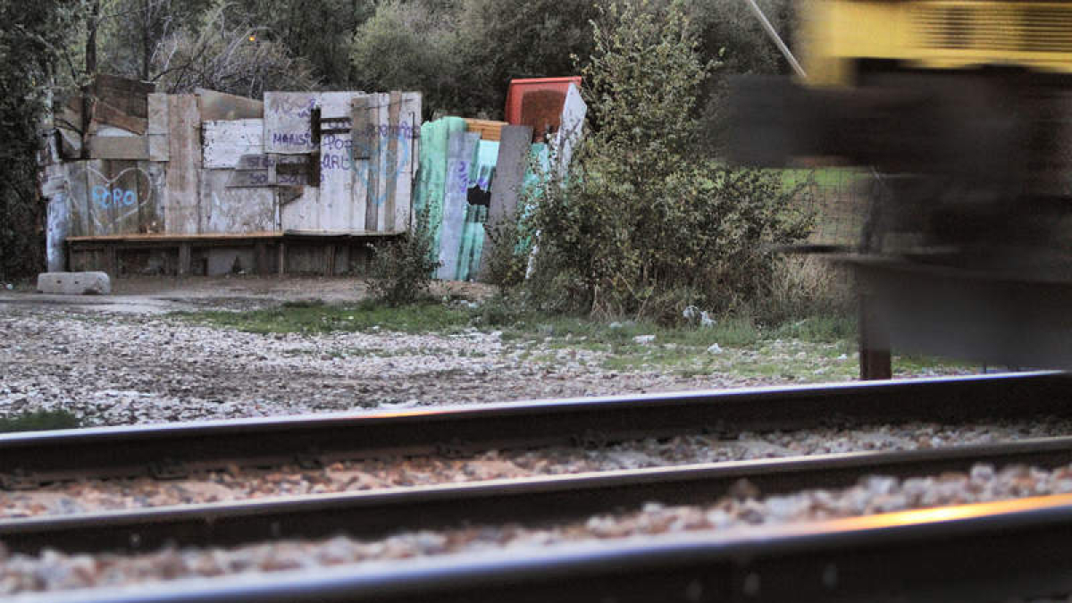 Imagen del ‘apeadero’ improvisado que hay en la zona que propone el Ayuntamiento.