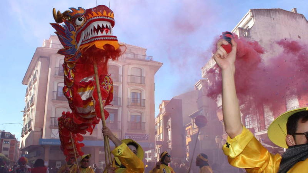 El Año Nuevo Chino comparte protagonismo con Bruno Mars, los Cazafantasma, unos singulares bebés o el mismísimo Genarín. A. VALENCIA