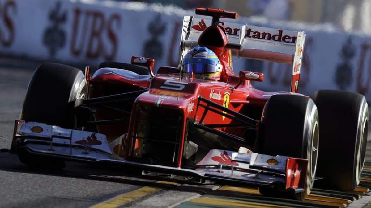 Fernando Alonso en acción durante el Gran Premio de Australia de la Fórmula 1 en Albert Park.