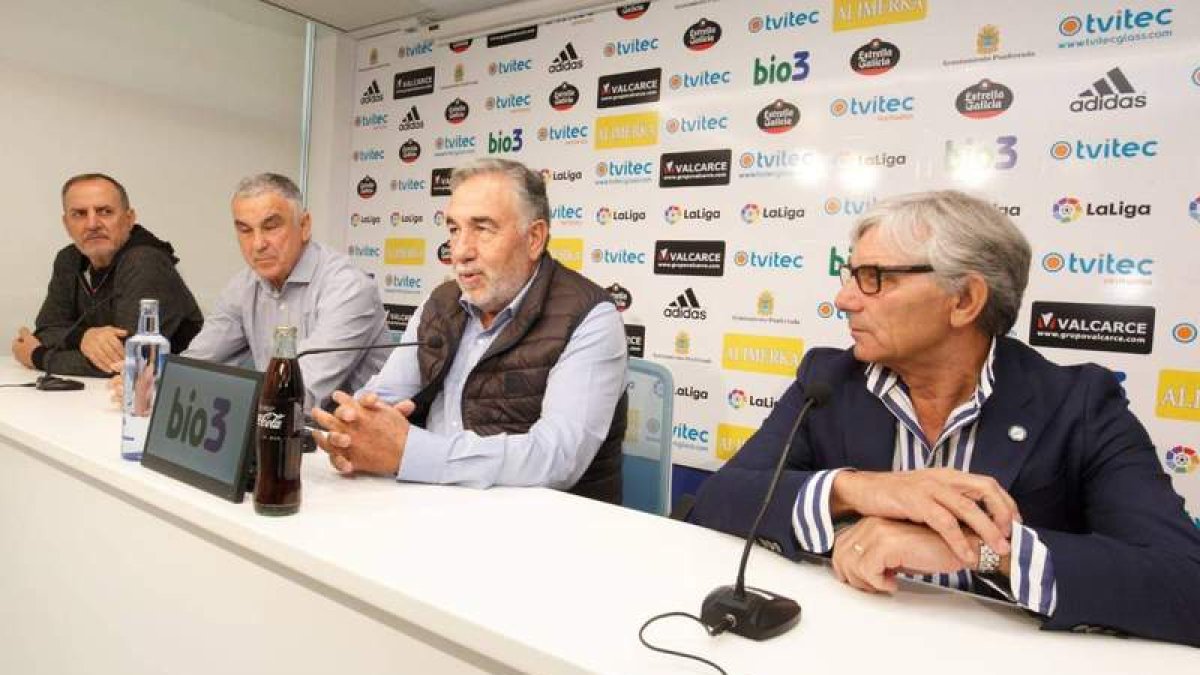 Balbino, Eulate, Silvano y Eduardo, en la rueda de prensa de los veteranos. SDP