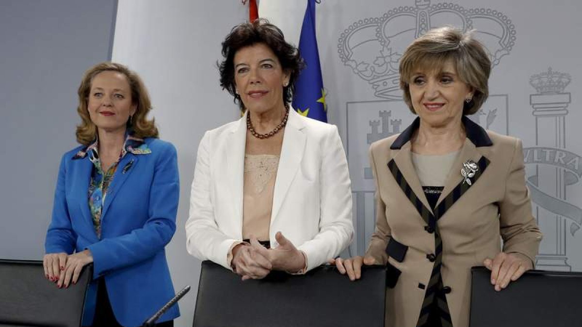 Calviño, Celaá y Carcedo, tras el Consejo de Ministros. BALLESTEROS