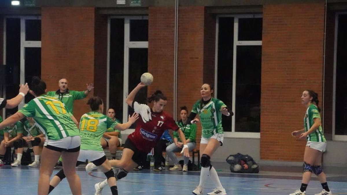 Itahisa Castillo fue una de las jugadoras determinantes del Cleba. J. NOTARIO