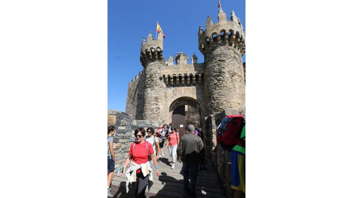 Hubo momentos de colas a la entrada de la fortaleza.