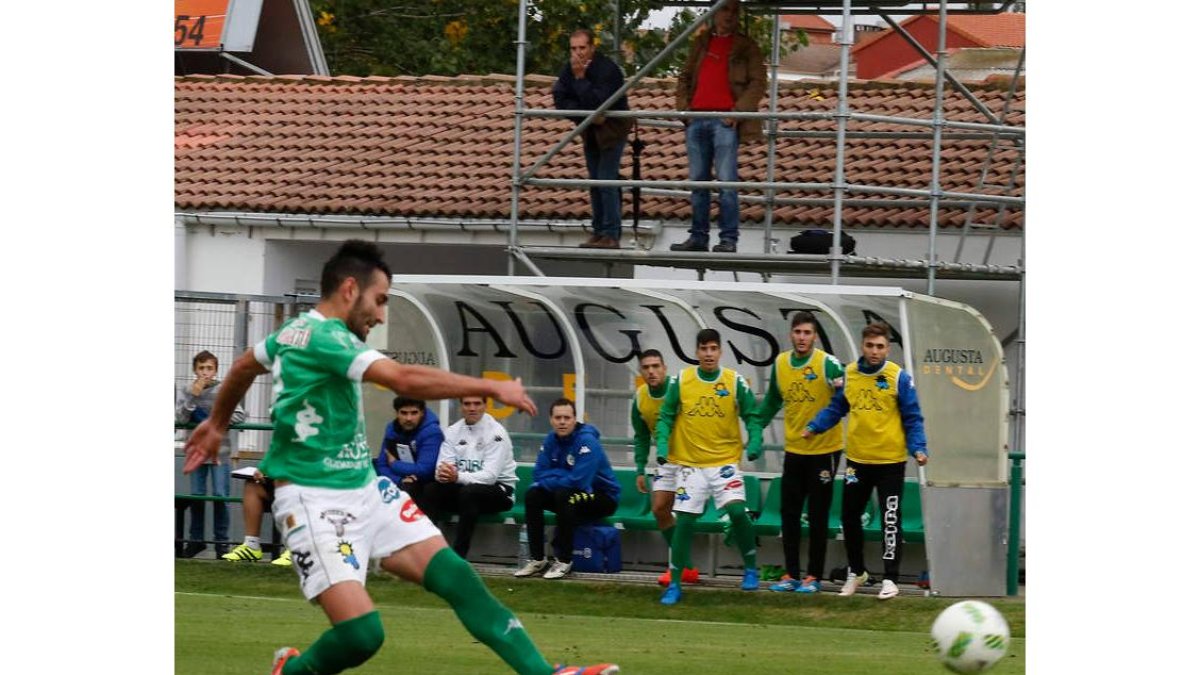 Roberto Puente volverá a ser la referencia ofensiva del equipo maragato. MARCIANO PÉREZ