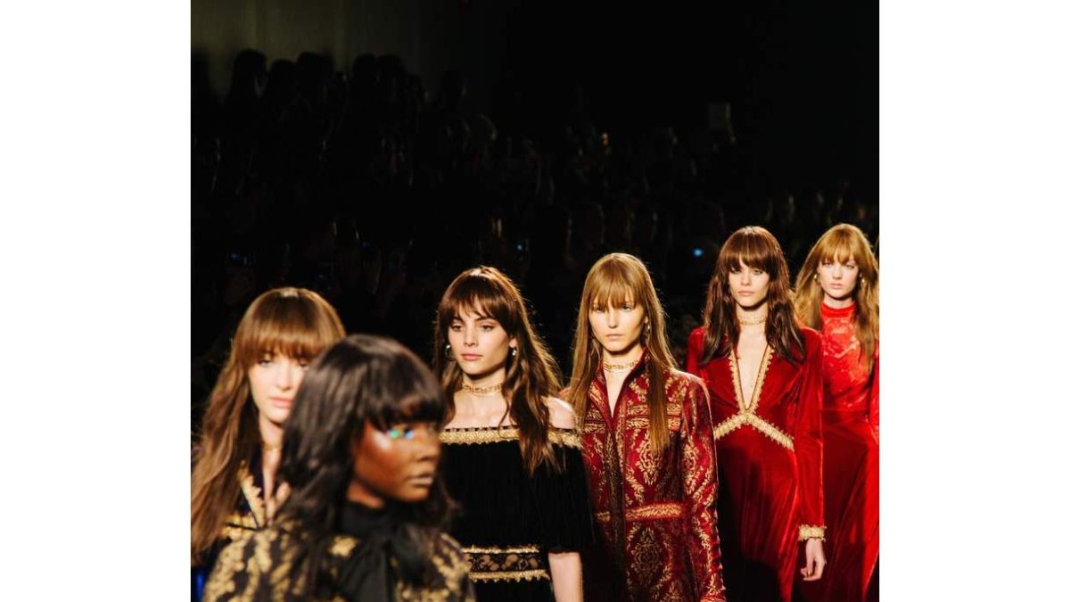 Modelos del desfile de Tadashi Shoji en la Semana de la Moda de Nueva Yok. EFE