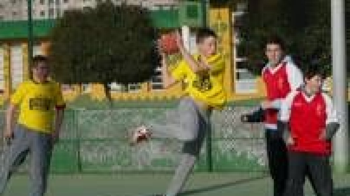 El balonmano tiene el sábado una cita con el trofeo Caja España alevín e infantil