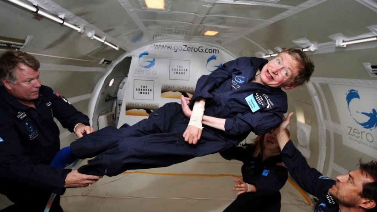 Stephen Hawking, experimentando la gravedad cero en abril del 2007.