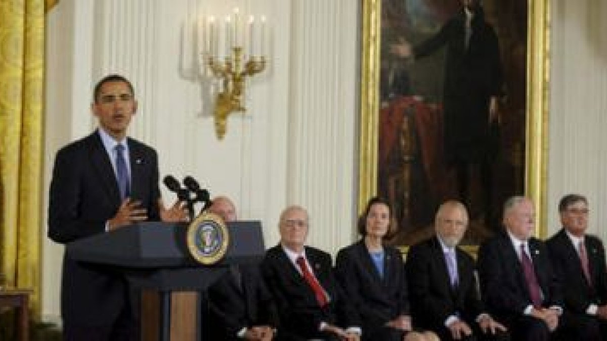 Obama pronuncia un discurso durante la ceremonia de entrega de las medallas nacionales de Ciencia, T