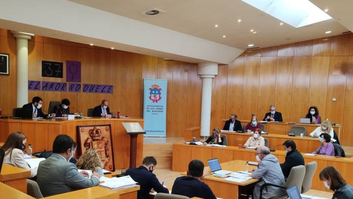 Un momento del pleno de San Andrés donde se debatió la deuda de Gersul. DL