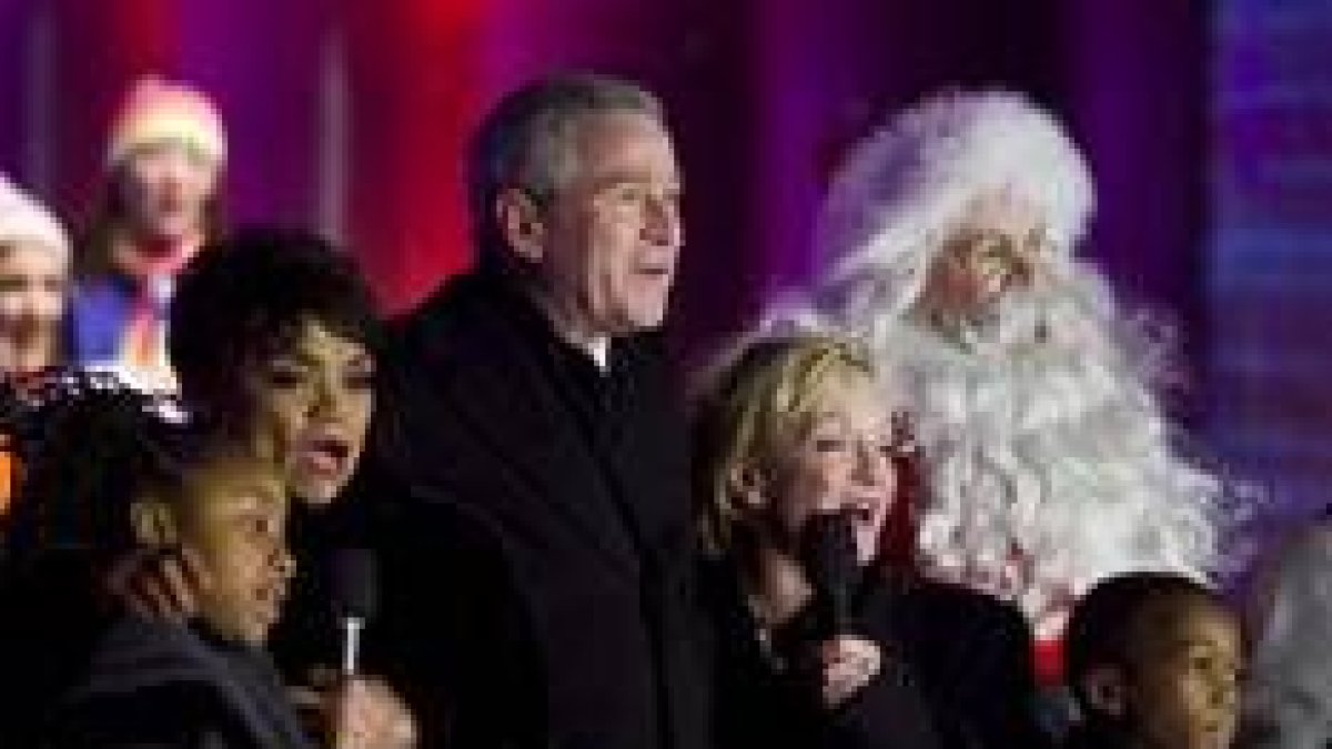 George y Laura Bush asistieron al desfile de paz navideño
